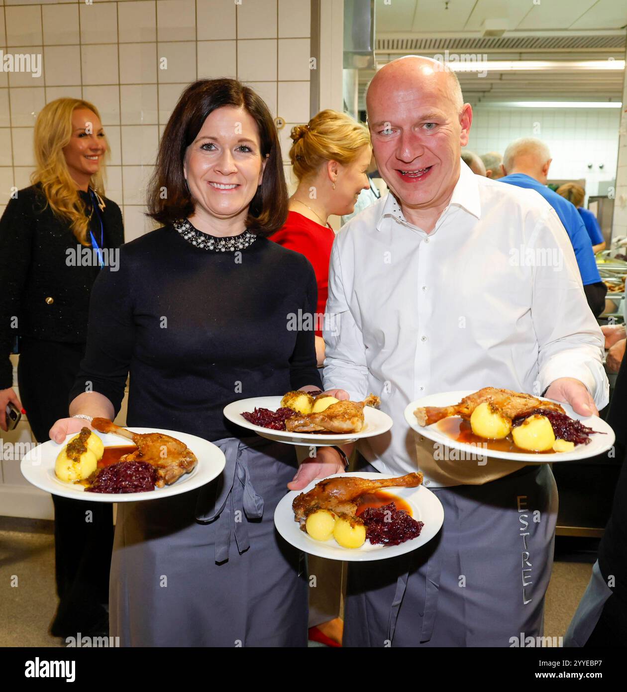 Katharina Günther-Wünsch, Kai Wegener bei Frank Zanders 30. Weihnachtsfeier für Obdachlose 2024 im Estrel Convention Center. *** Katharina Günther Wünsch, Kai Wegener bei Frank Zanders 30 Weihnachtsfeier für Obdachlose 2024 im Estrel Convention Center Stockfoto