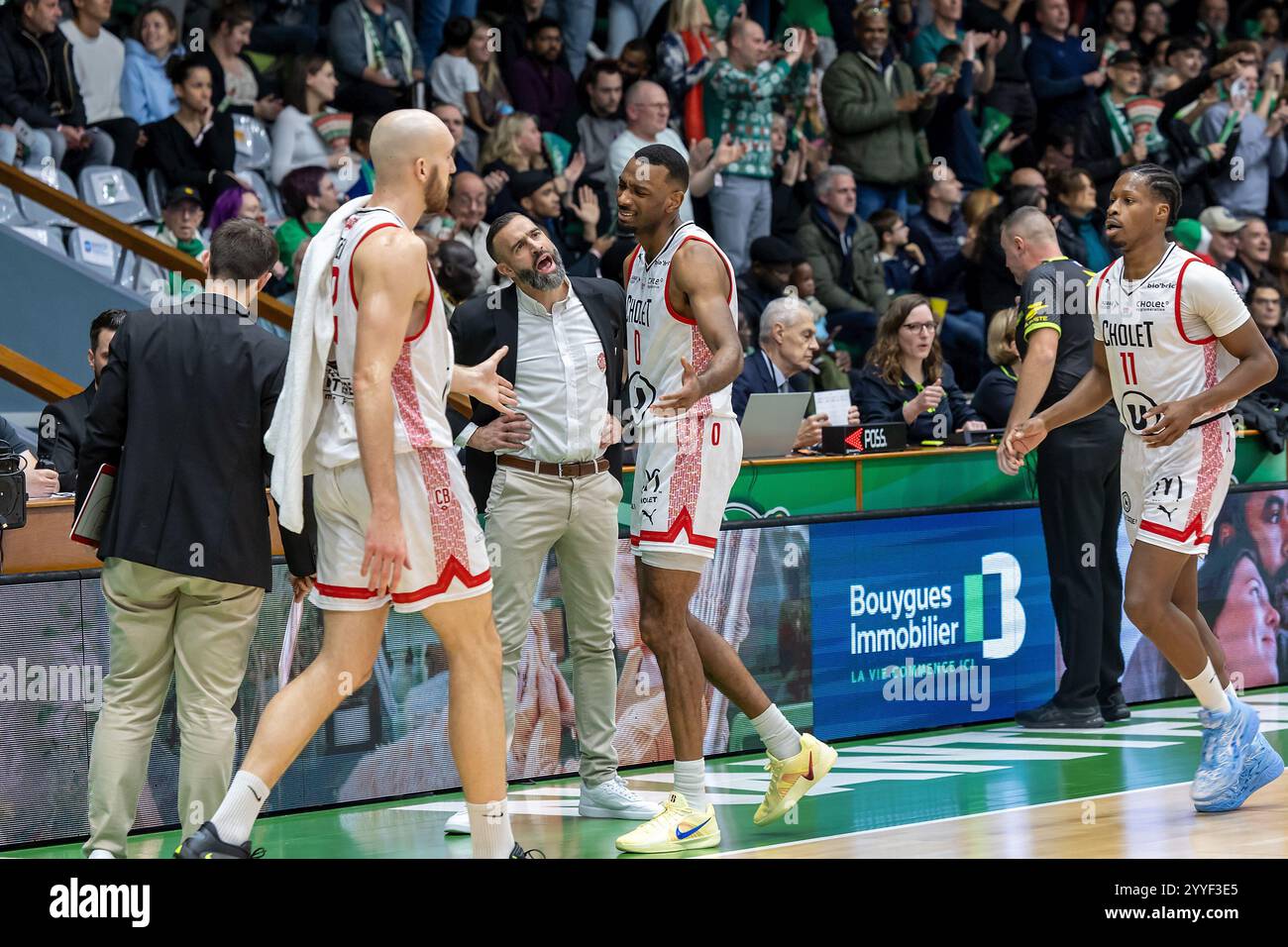 (C) Denis TRASFI / MAXPPP - au Palais des Sports de Nanterre le 21-12-2024 - Basketball BETCLIC ELITE - Nanterre 92 - Cholet Basket - EntraineurFabric Stockfoto