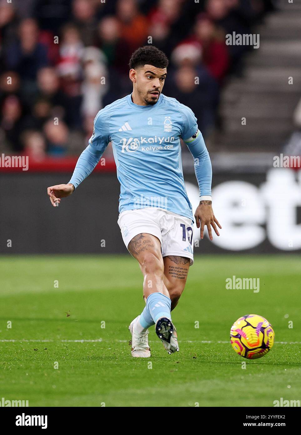 London, England, 21. Dezember 2024. Morgan Gibbs-White von Nottingham Forest während des Spiels der Premier League im Gtech Community Stadium in London. Der Bildnachweis sollte lauten: David Klein / Sportimage Stockfoto