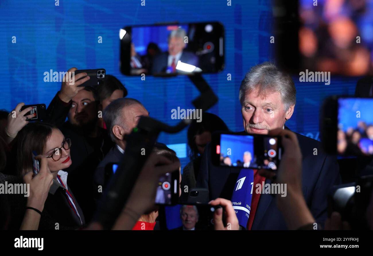 Jahrespressekonferenz und Buergersprechstunde mit Russland Praesident Wladimir Putin Jahrespressekonferenz und Buergersprechstunde mit Russland Praesident Wladimir Putin. Dmitry Peskov Pressesprecher des Praesidenten. Ergebnisse des Jahres mit Wladimir Putin am 20.12,2024 in Moskau. Foto:der Kreml Moskau über die SVEN SIMON Fotoagentur GmbH & Co. Pressefoto KG Prinzess-Luise-Str.. 41 45479 M u e l h e i m / R u h r Tel. 0208/9413250 Fax. 0208/9413260 GLS Bank BLZ 430 609 67 Kto. 4030 025 100 IBAN DE75 4306 0967 4030 0251 00 BIC GENODEM1GLS www.svensimon.net Moskau Russland *** Jahrespresse Conferen Stockfoto