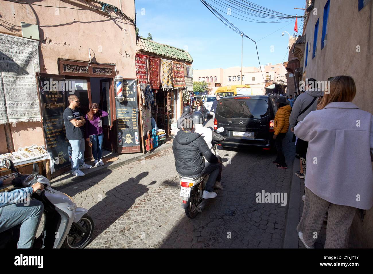 Stau in der engen Medina-Straße von marrakesch, marokko Stockfoto