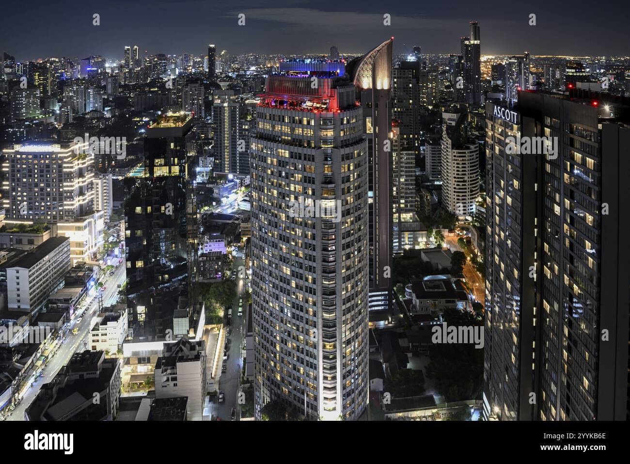 Blick über die Skyline vom T-One Building, Sukhumvit Road, Phra Khanong Viertel, Bangkok, Thailand, Asien Stockfoto