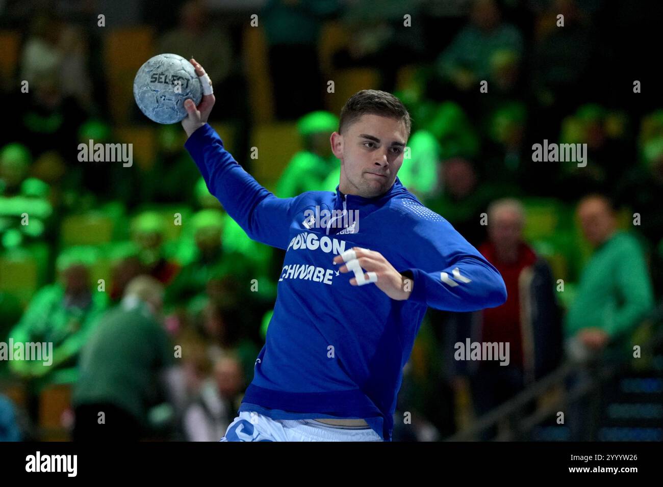 Wetzlar, Deutschland. Dezember 2024. Wetzlar, 22. Dezember 2024: Stepan Zeman ( 66 Gummersbach) während des DAIKIN Handball-Bundesliga-Spiels zwischen HSG Wetzlar und VfL Gummersbach in der Buderus-Arena in Wetzlar. (Julia Kneissl/SPP) Credit: SPP Sport Press Photo. /Alamy Live News Stockfoto