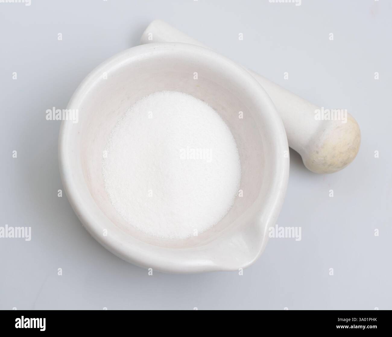 Natriumcarbonat, auch bekannt als Waschnatron, Natronlauge und Natronkristalline, ist die anorganische Verbindung mit der Formel Na2CO3 Stockfoto