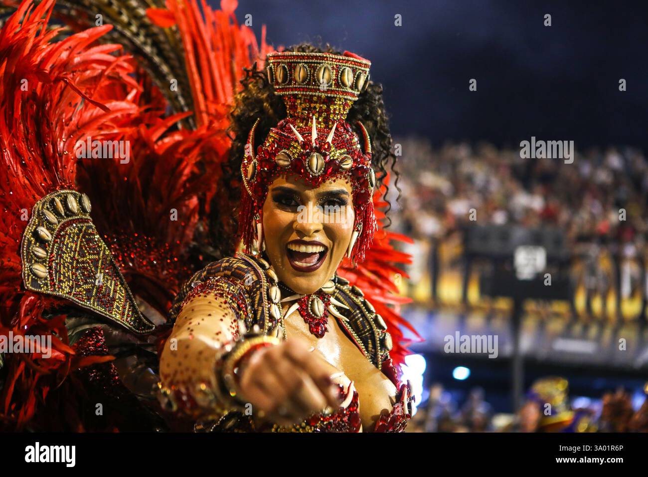 Sao Paulo, Brasilien. März 2025. SP - SAO PAULO - 03/01/2025 - SAO PAULO KARNEVAL 2025, SAMBA SCHULE PARADE SONDERGRUPPE - Parade der Gavioes da Fiel Samba Schule während der Präsentation der Special Group des Sao Paulo Karnevals 2025 im Anhembi sambadrome, diesen Sonntag (02). Foto: Reinaldo Campos/AGIF (Foto: Reinaldo Campos/AGIF/SIPA USA) Credit: SIPA US/Alamy Live News Stockfoto