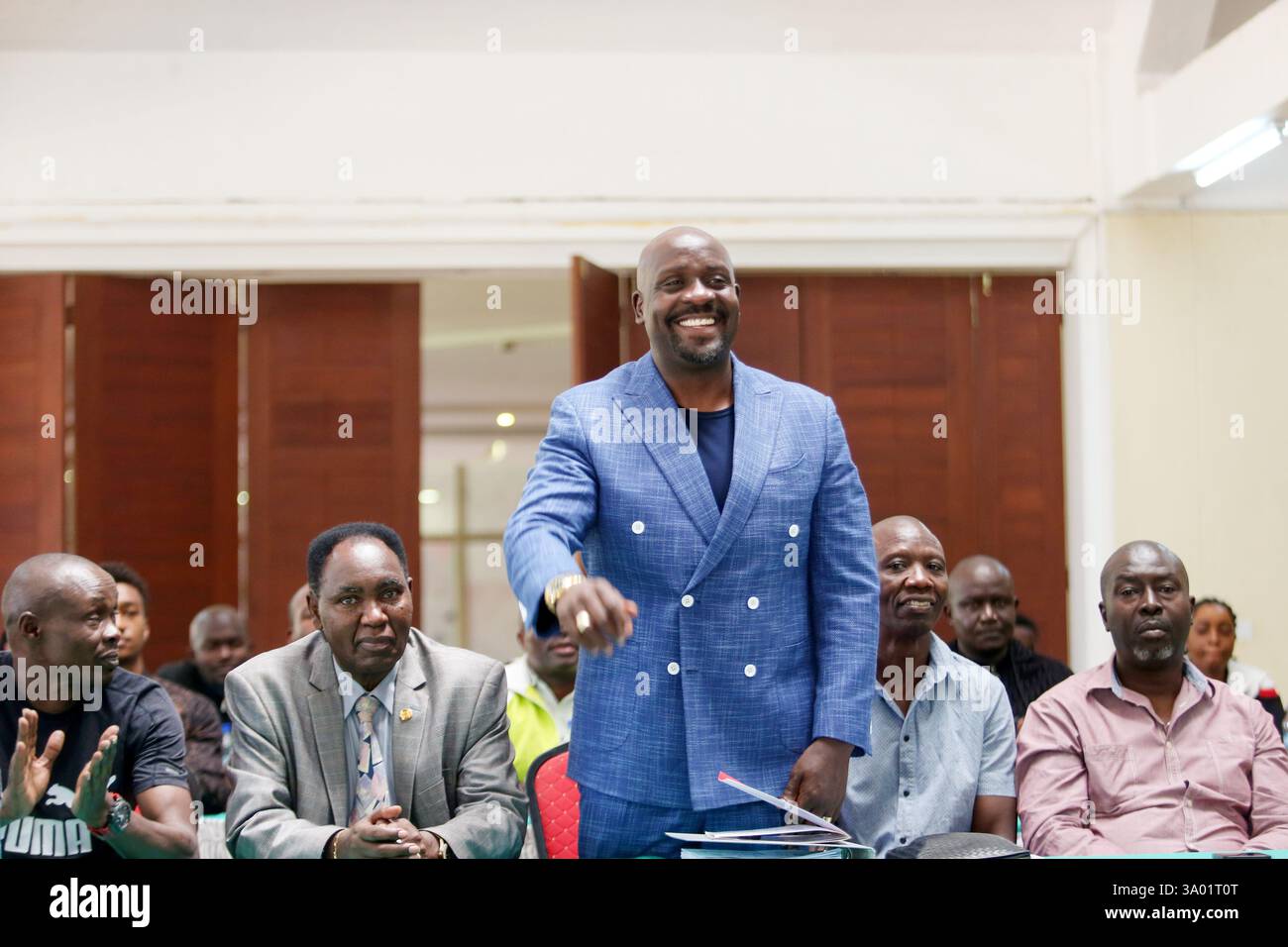 NAIROBI, KENIA – 1. MÄRZ: Der Präsident des Boxverbandes von Kenia, Anthony Otieno Ombok Advertising, wird im Moi International Sports Centr gewählt Stockfoto