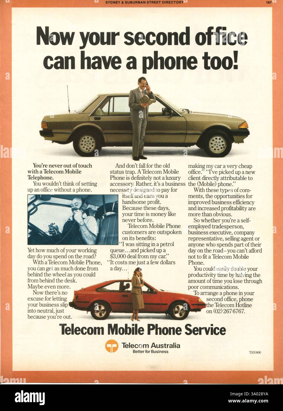 Eine Werbung aus dem Jahr 1986 für Telecom Australia, später Telstra, Autotelefone oder tragbare Mobiltelefone. Anfang der 1990er Jahre wurden Autotelefone aufgrund der 1993 Einführung des digitalen 2G-GSM-Netzes Australiens und der massenhaften Nutzung von Mobiltelefonen praktisch überflüssig Stockfoto