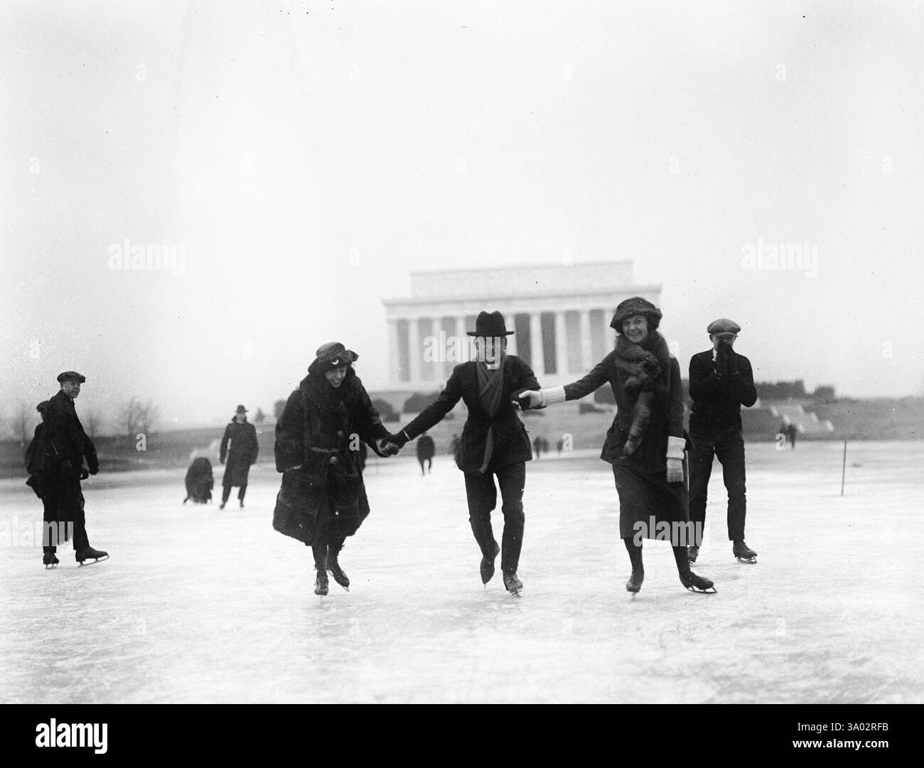 Schlittschuhlaufen im Lincoln Memorial, Washington, D. C, Januar 1922 Stockfoto