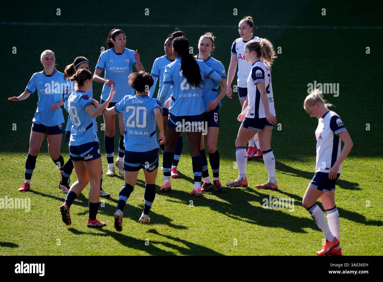 Vivianne Miedema von Manchester City feiert das erste Tor ihrer Mannschaft während des Spiels der Barclays Women's Super League im Gaughan Group Stadium in London. Bilddatum: Sonntag, 2. März 2025. Stockfoto