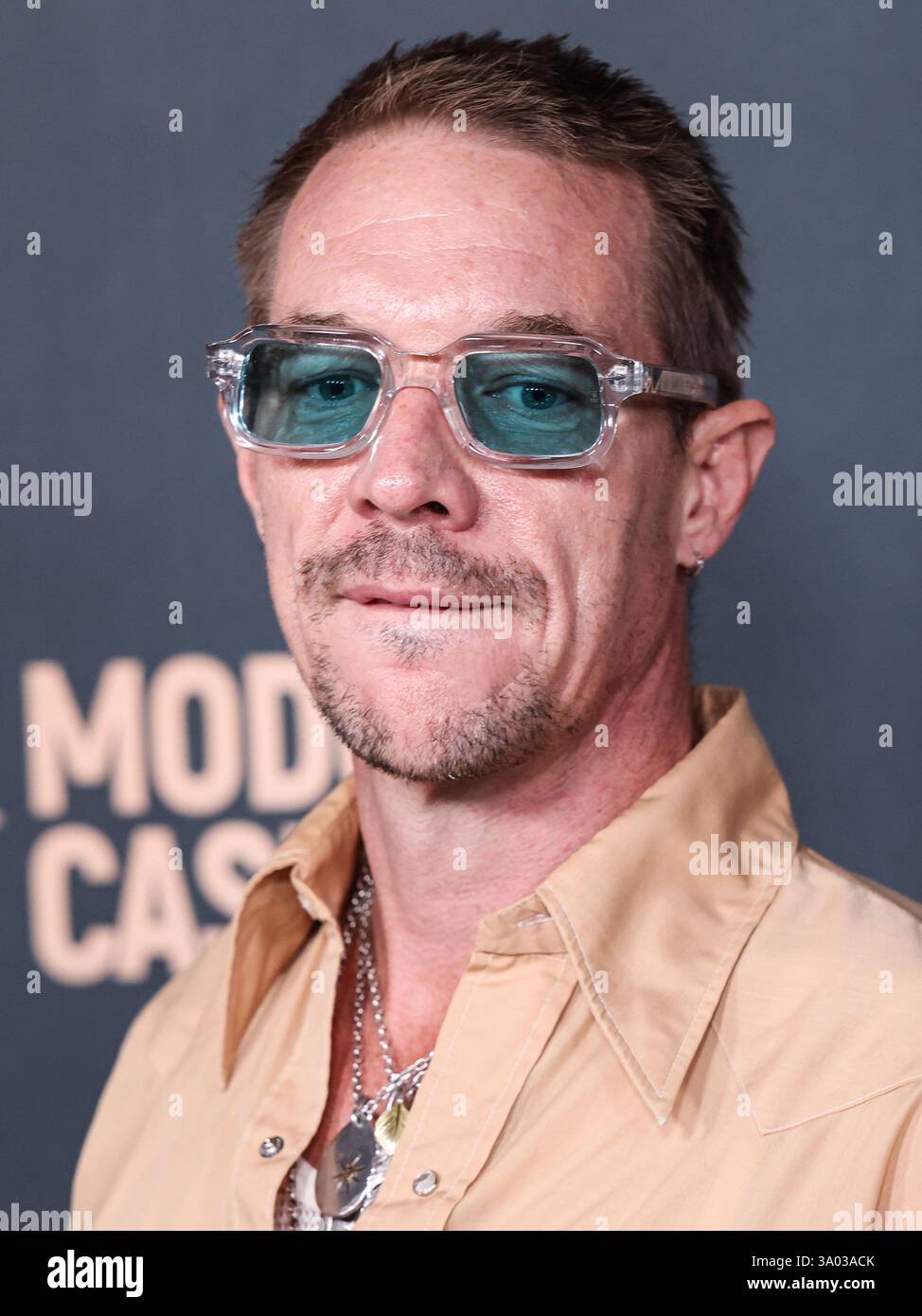 Beverly Hills, Usa. März 2025. BEVERLY HILLS, LOS ANGELES, KALIFORNIEN, USA - 01. MÄRZ: Der US-amerikanische DJ und Musikproduzent Diplo (Thomas Wesley Pentz) kommt am 1. MÄRZ 2025 in der Sheats-Goldstein Residence in Beverly Hills, Los Angeles, Kalifornien, USA bei der Oscar Eve Party 2025 von Darren Dzienciol an. (Foto: Xavier Collin/Image Press Agency) Credit: Image Press Agency/Alamy Live News Stockfoto