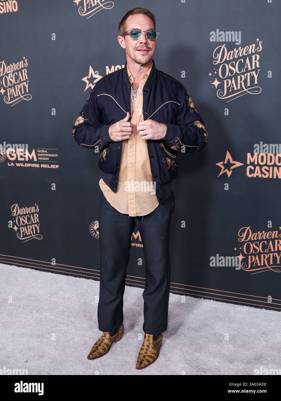 Beverly Hills, Usa. März 2025. BEVERLY HILLS, LOS ANGELES, KALIFORNIEN, USA - 01. MÄRZ: Der US-amerikanische DJ und Musikproduzent Diplo (Thomas Wesley Pentz) kommt am 1. MÄRZ 2025 in der Sheats-Goldstein Residence in Beverly Hills, Los Angeles, Kalifornien, USA bei der Oscar Eve Party 2025 von Darren Dzienciol an. (Foto: Xavier Collin/Image Press Agency) Credit: Image Press Agency/Alamy Live News Stockfoto