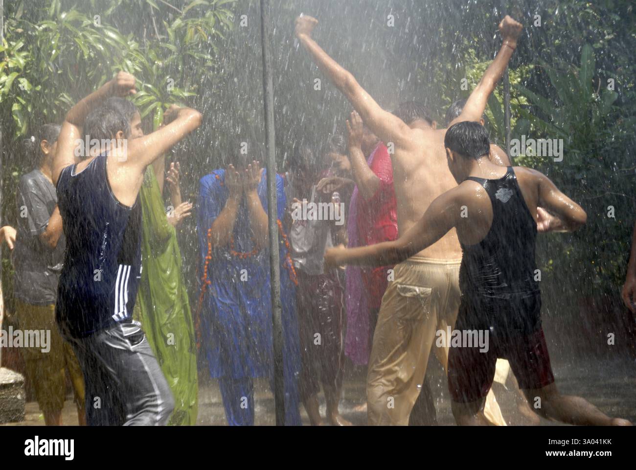 Familien genießen Regentanz Nein Herr November 2008 Stockfoto