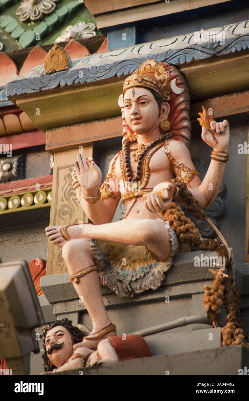 Statue des Herrn shiva auf dem Tempel, Trivandrum Thiruvananthapuram, Kerala, Indien, Asien Stockfoto