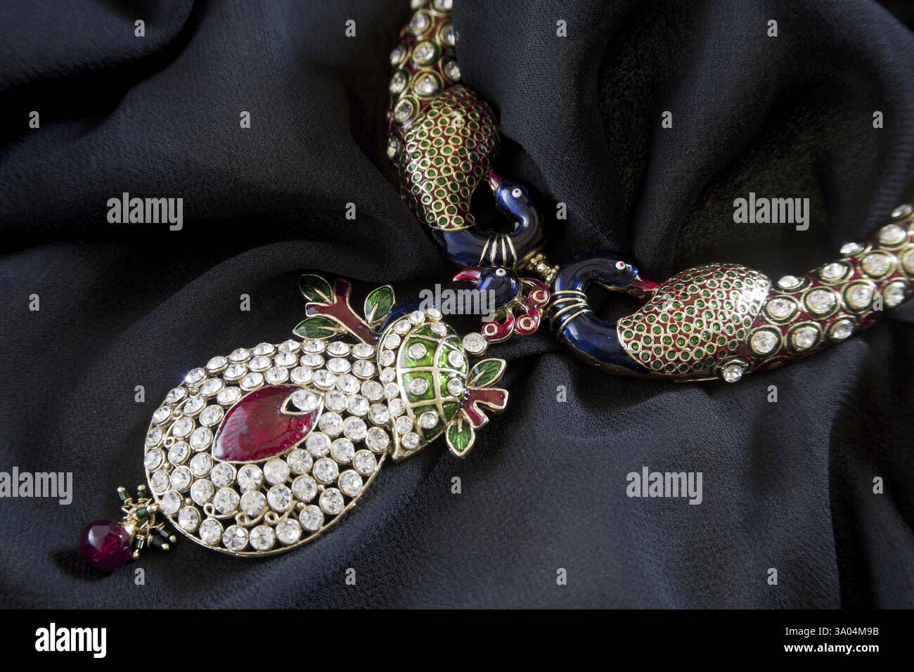 Künstlicher Diamant Halskette Stockfoto