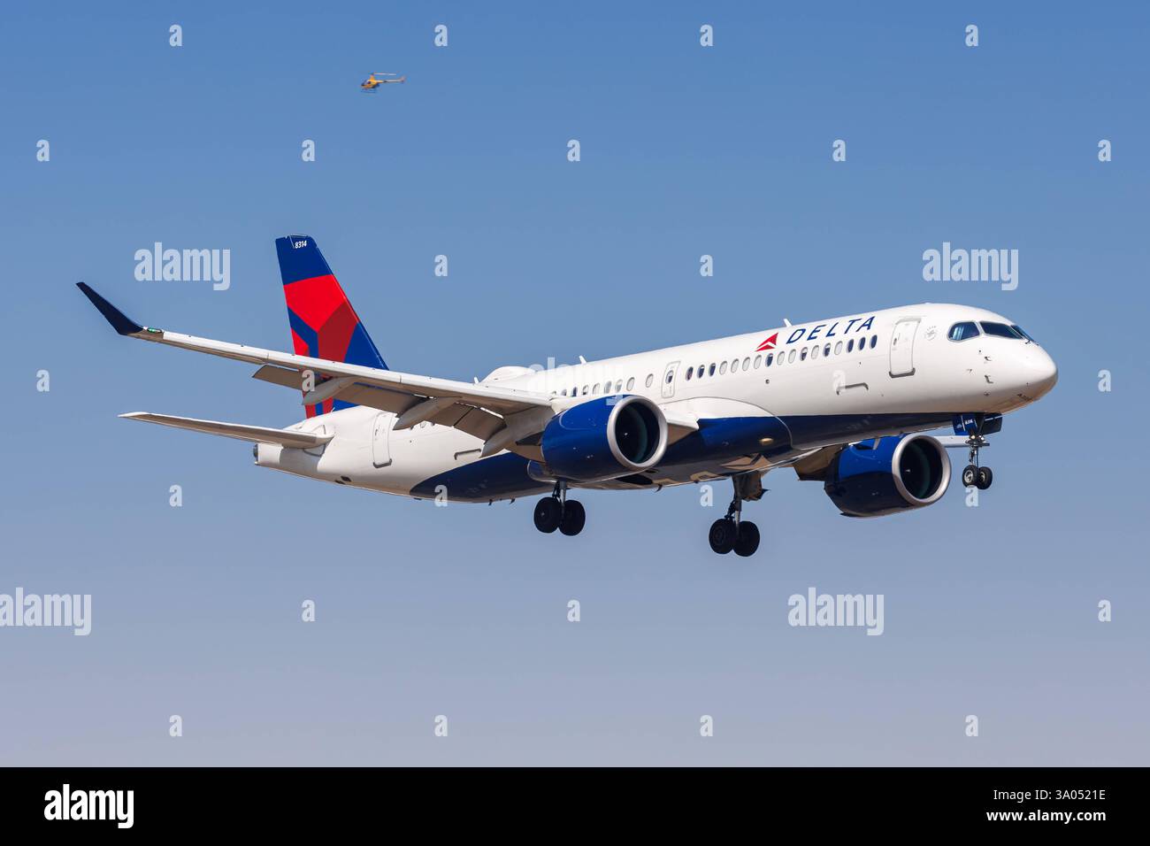 Delta Air Lines Airbus A220-300 Flugzeug Flughafen Burbank in den USA Burbank, USA - 10. Oktober 2024: Ein Airbus A220-300 Flugzeug der Delta Air Lines mit dem Kennzeichen N314DU auf dem Flughafen Burbank, USA. *** Delta Air Lines Airbus A220 300 Flugzeug Burbank Airport in den USA Burbank, USA 10. Oktober 2024 ein Airbus A220 300 Flugzeug von Delta Air Lines mit der Registrierung N314DU am Flughafen Burbank, USA Stockfoto