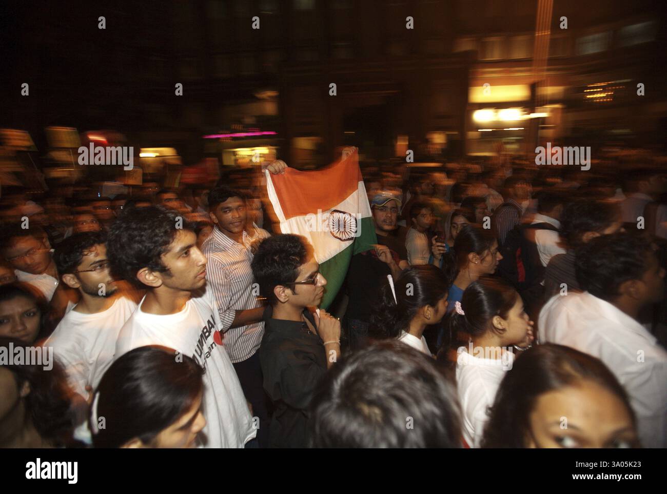 Tausende Mumbaikars fand im März Massenprotest Gateway Terroranschlag Deccan Mudschaheddin am 26. November 2008 in Bombay Stockfoto