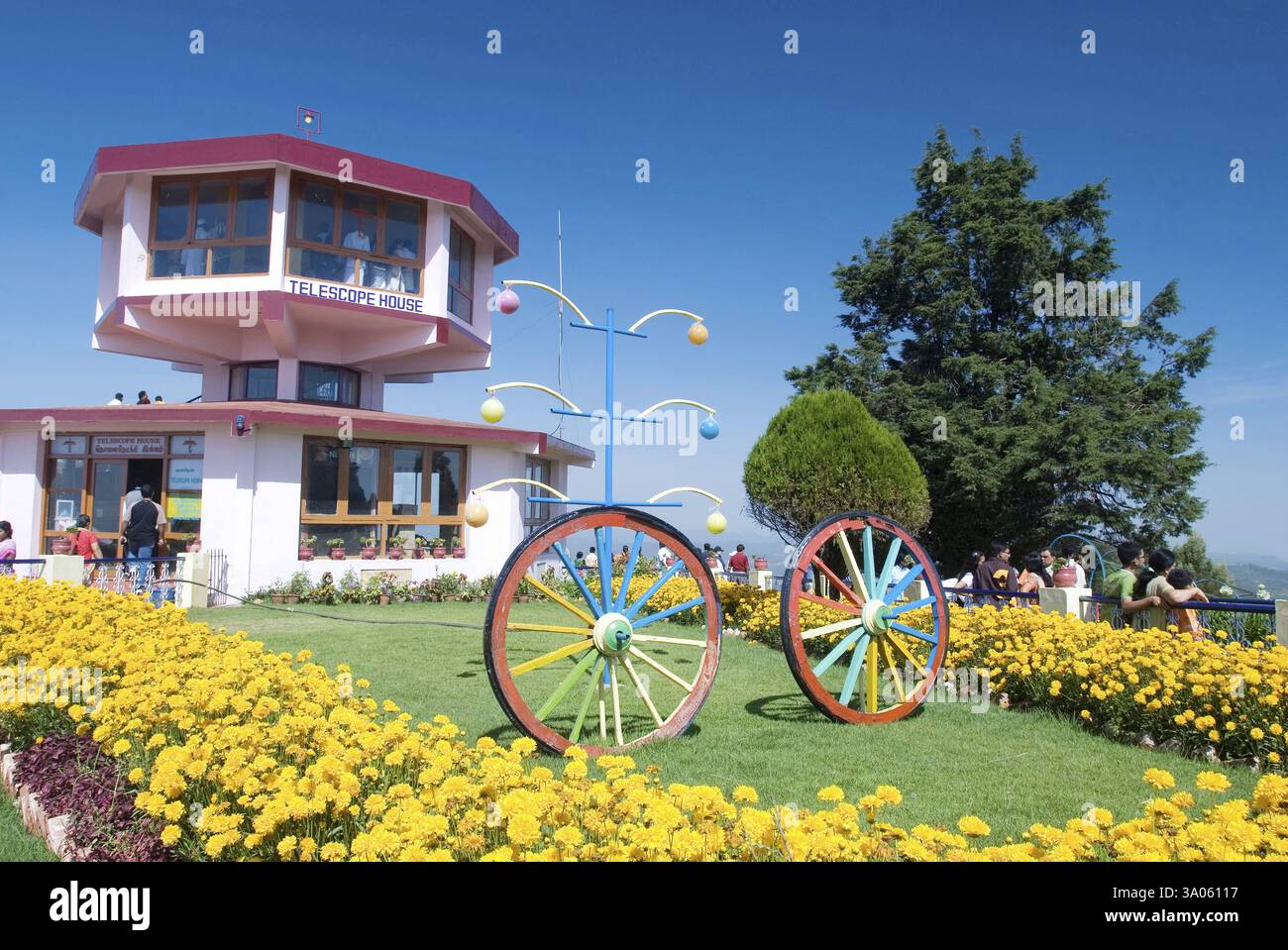 Das Teleskophaus im Garten auf Doddabetta ist der höchste Berg in den Nilgiri-Hügeln in Ooty, Tamil Nadu, Indien, Asien Stockfoto