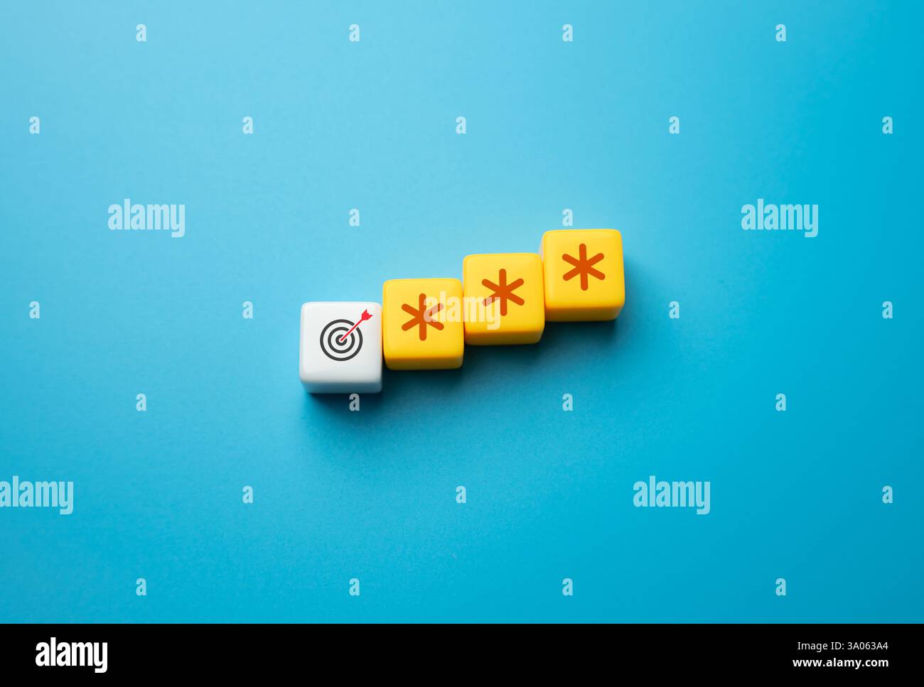 Aufgabe mit einem Sternchen. Konzept einer sehr komplexen Aufgabe, die außergewöhnliches Denken erfordert. Herausforderung, die tiefgründiges Fachwissen, analytisches Denken erfordert Stockfoto