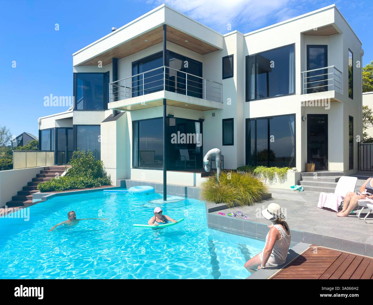 Modernes Haus mit Schwimmbad, Kaschmir, Christchurch (Ōtautahi), Region Canterbury, Südinsel, Neuseeland Stockfoto