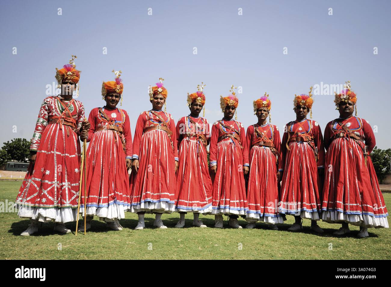 Gher Folk Dancers bei marwar Festivals, Jodhpur, Rajasthan, Indien MR#786 Stockfoto