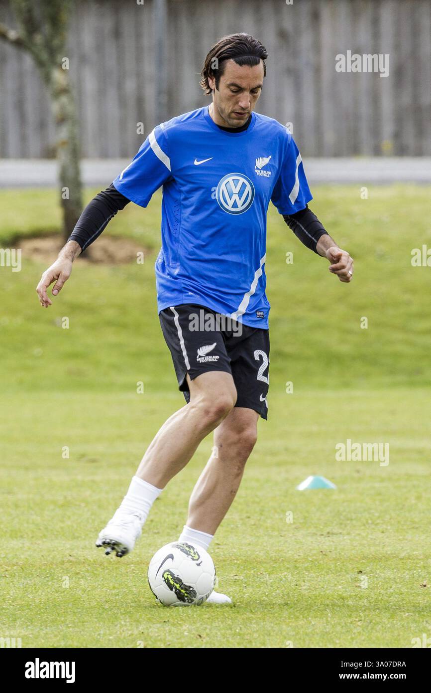 Auckland, Neuseeland, 10. Oktober 2012. Alle Weißen Ivan Vicelich bei einem Training, bevor Neuseeland Tahiti in der dritten Qualifikationsstufe für die FIFA Fussball-Weltmeisterschaft 2014 spielt, Kristen School, Albany, Auckland, Neuseeland Stockfoto