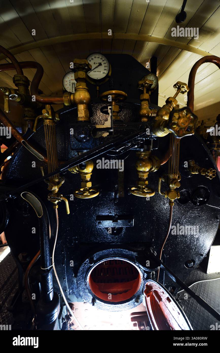 Eine Dampflokomotive, die im Eisenbahnmuseum in Omiya, Saitama, Japan ausgestellt wurde. Stockfoto