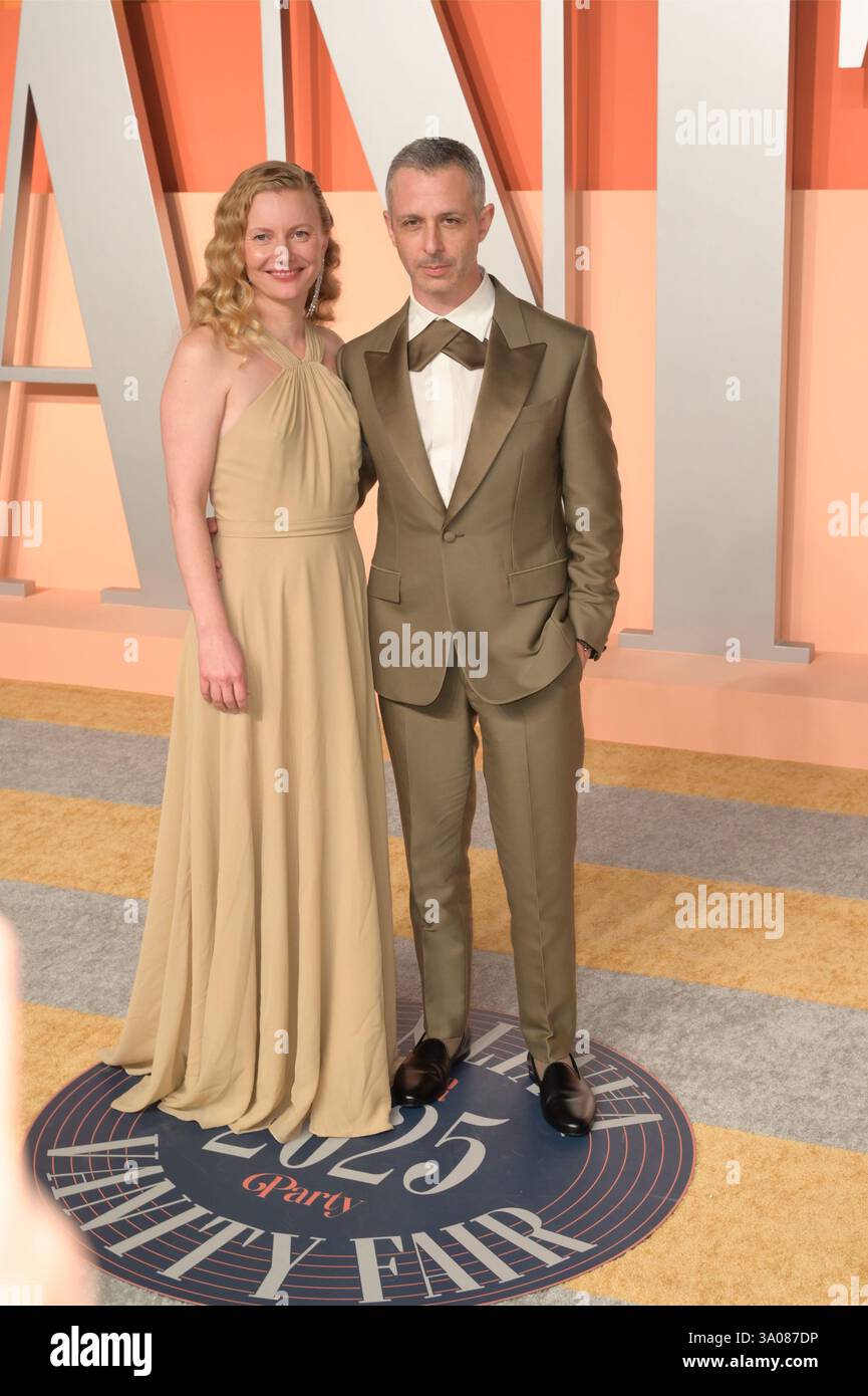 Los Angeles, USA. März 2025. Los Angeles, CA. 02. März 2025: Jeremy Strong & Emma Wall bei der Vanity Fair Oscar Party. Bildnachweis: Paul Smith/Alamy Live News Stockfoto