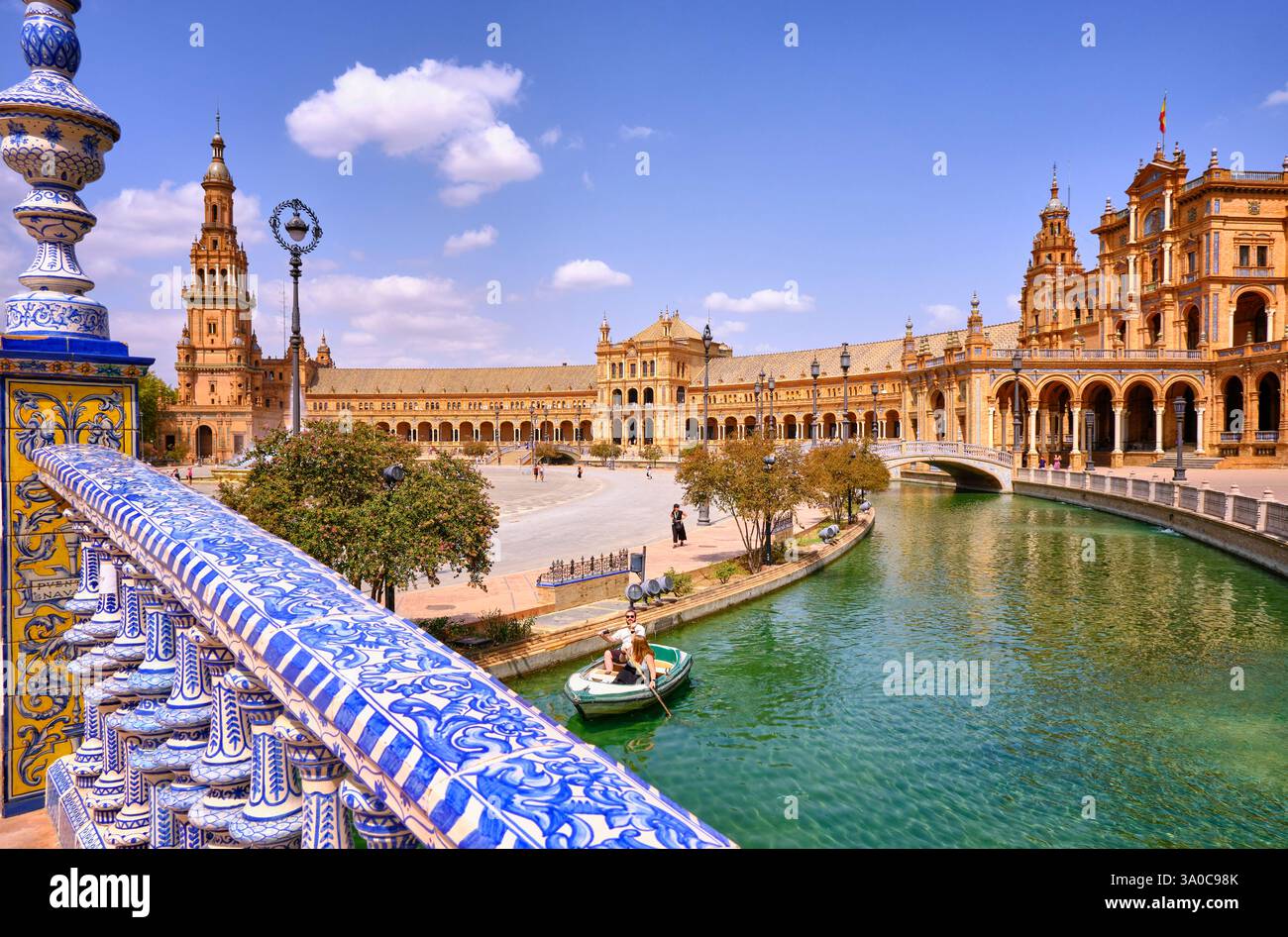 Die Plaza de Espana, Spanien Square, ist ein platz im Maria Luisa Park. Das Gebäude wurde 1928 vom Architekten Anibal Gonzalez entworfen. Sevilla, Andalusien. Spanien Stockfoto