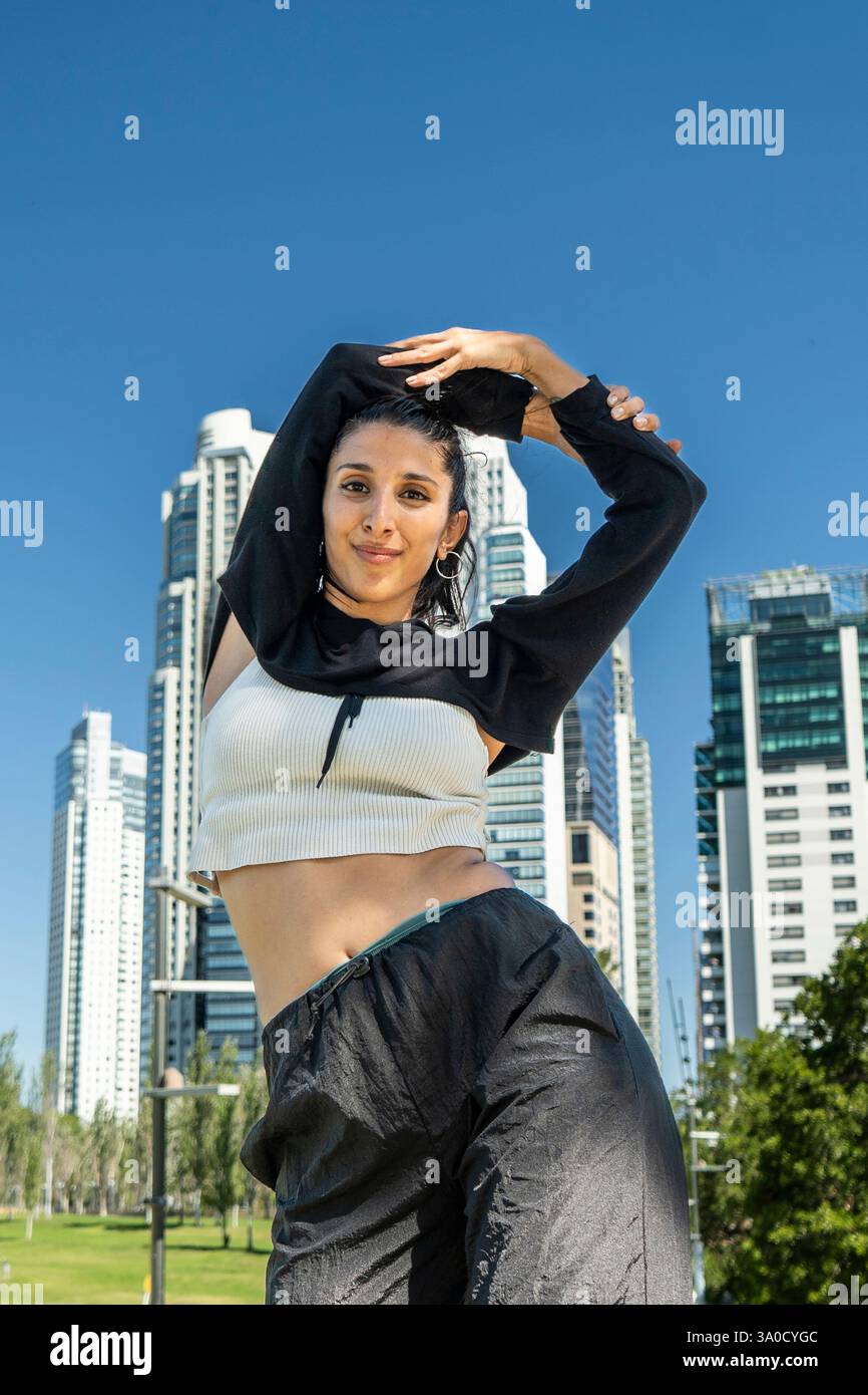 Stilvoller Tanz im Herzen der Stadt Stockfoto