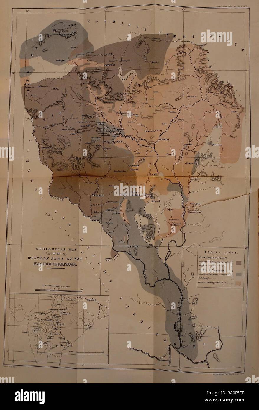 The Quarterly Journal of the Geological Society of London, v. 11 (1855), London, Geologie, Zeitschriften, historische Karte, diese detaillierte Karte veranschaulicht eine geografische Region und zeigt verschiedene Höhen und Landformen durch eine Reihe von Farben und Schattierungen. Verschiedene Gebiete sind markiert, um unterschiedliche Merkmale zu kennzeichnen, die möglicherweise Waldgebiete, bergiges Gelände oder Flachland darstellen. Umliegende Schlüsselmerkmale, wie Flüsse oder Sehenswürdigkeiten, werden gekennzeichnet, was das Verständnis der Topographie verbessert. Eine Legende bietet zusätzlichen Kontext für die Farbcodierung, sodass Betrachter interpretieren können Stockfoto