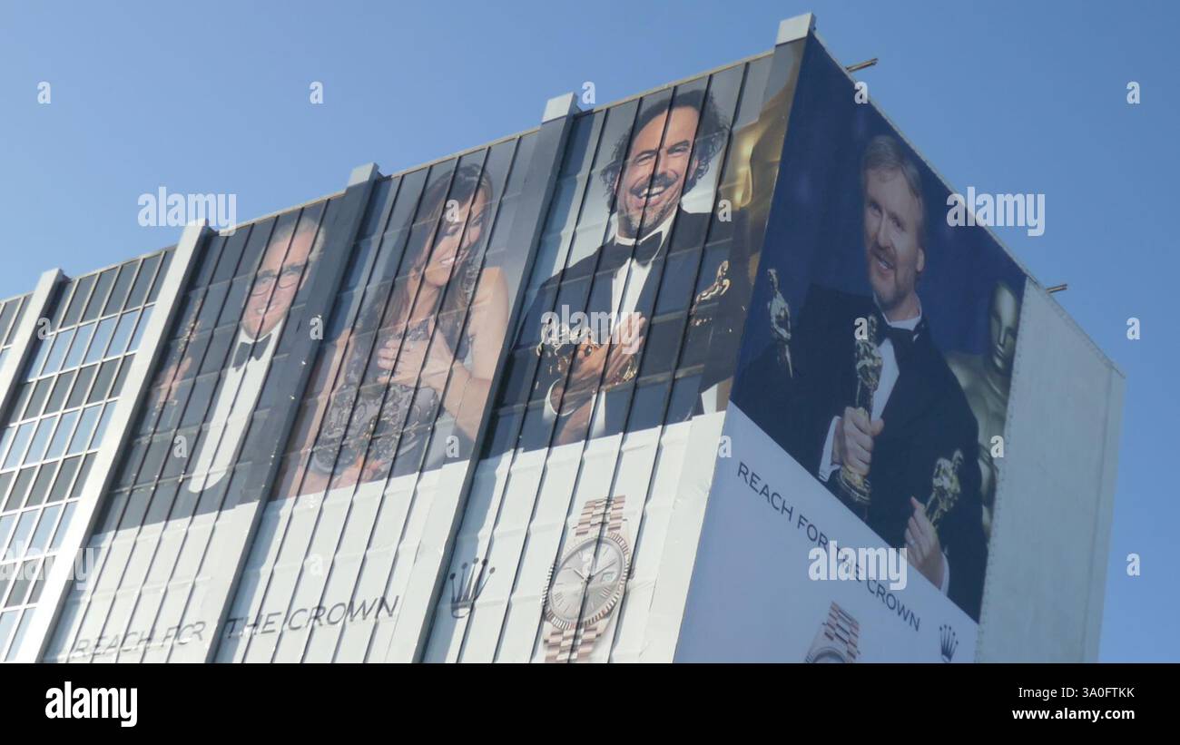 Los Angeles, Kalifornien, USA 3. März 2025 Rolex Uhren Oscars Filme Billboard mit Regisseur James Cameron, Martin Scorsese, Kathryn Bigelow und Alejandro G. I –‡Rrituon am Sunset Blvd am 3. März 2025 in Los Angeles, Kalifornien, USA. Foto: Barry King/Alamy Stock Photo Stockfoto