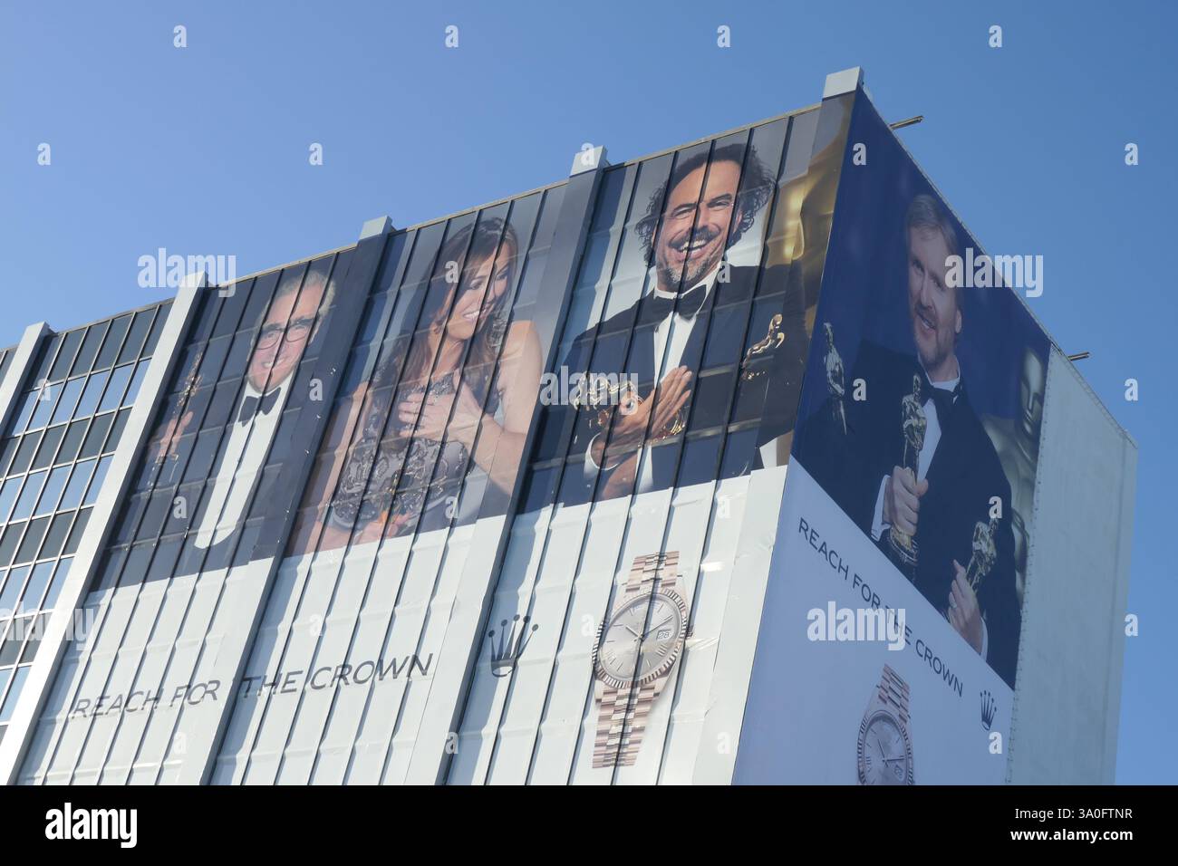 Los Angeles, Kalifornien, USA 3. März 2025 Rolex Uhren Oscars Filme Billboard mit Regisseur James Cameron, Martin Scorsese, Kathryn Bigelow und Alejandro G. I –‡Rrituon am Sunset Blvd am 3. März 2025 in Los Angeles, Kalifornien, USA. Foto: Barry King/Alamy Stock Photo Stockfoto