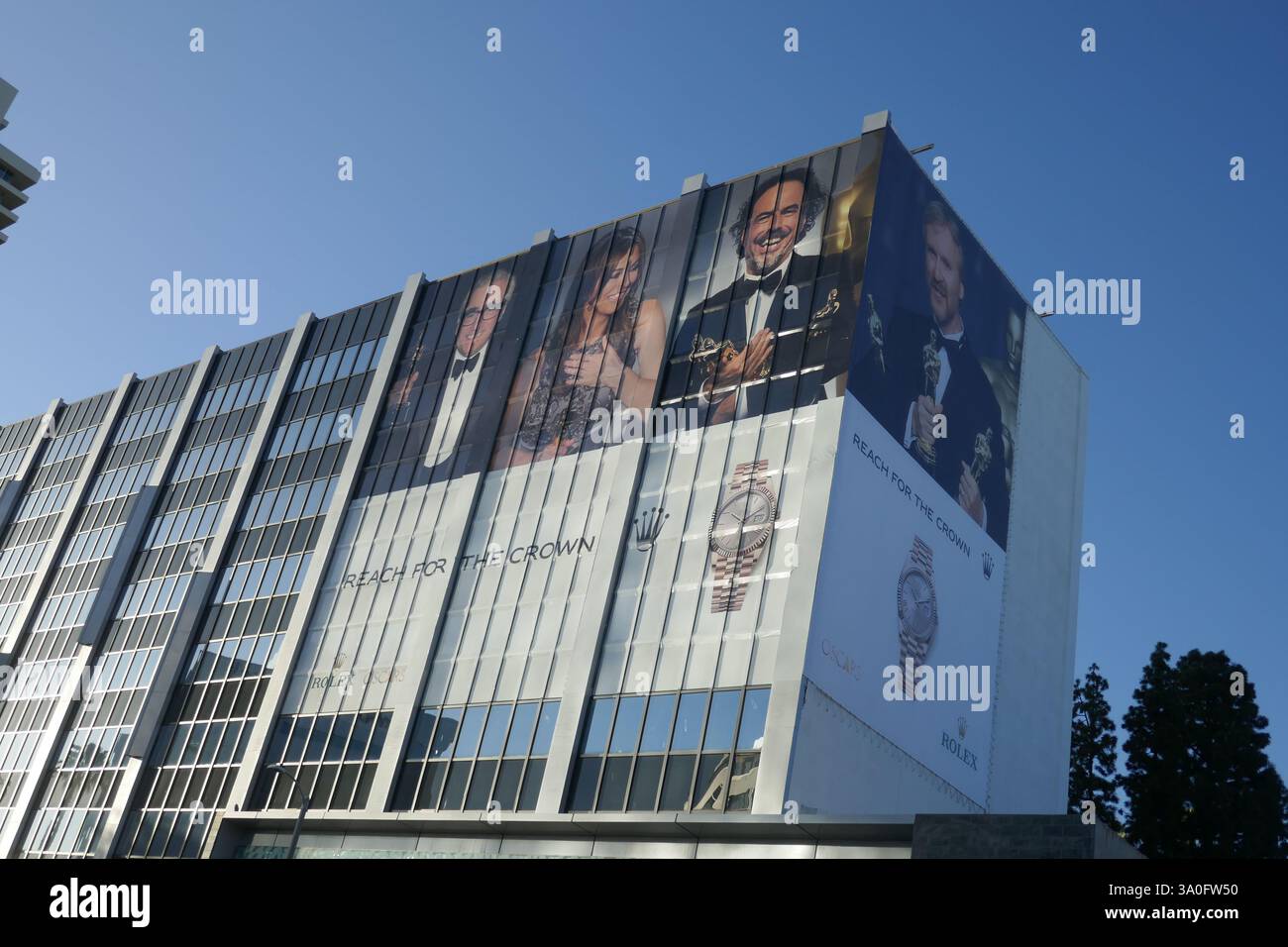 Los Angeles, Kalifornien, USA 3. März 2025 Rolex Uhren Oscars Filme Billboard mit Regisseur James Cameron, Martin Scorsese, Kathryn Bigelow und Alejandro G. I –‡Rrituon am Sunset Blvd am 3. März 2025 in Los Angeles, Kalifornien, USA. Foto: Barry King/Alamy Stock Photo Stockfoto