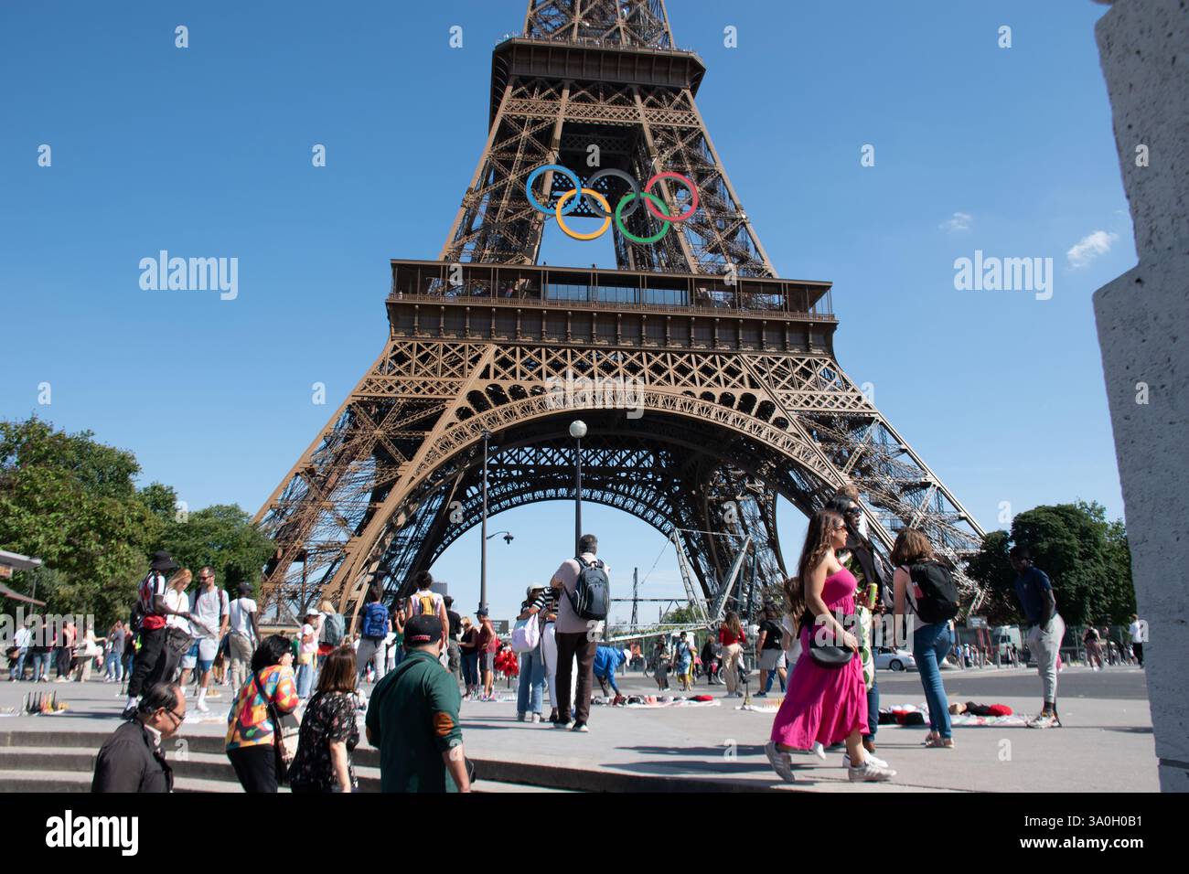 Ein Blick auf den Eiffelturm in Paris, Frankreich. Stockfoto