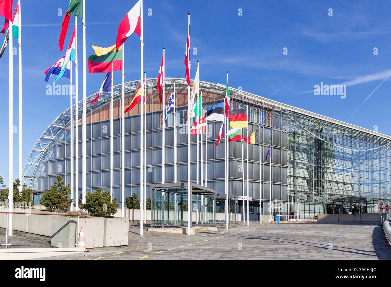 Europäische Investitionsbank in Luxemburg - Kirchberg vom Boulevard Konrad Adenauer aus gesehen Stockfoto