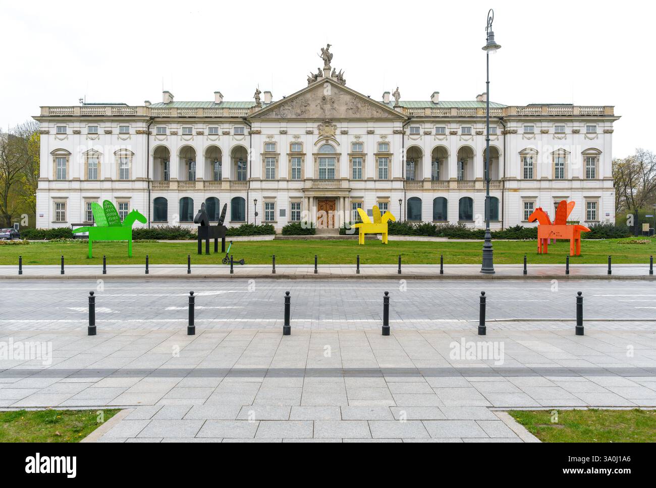 Barocker Krasinski-Palast - Hauptquartier der Nationalbibliothek in Warschau mit großer Sammlung von Manuskripten. Stockfoto
