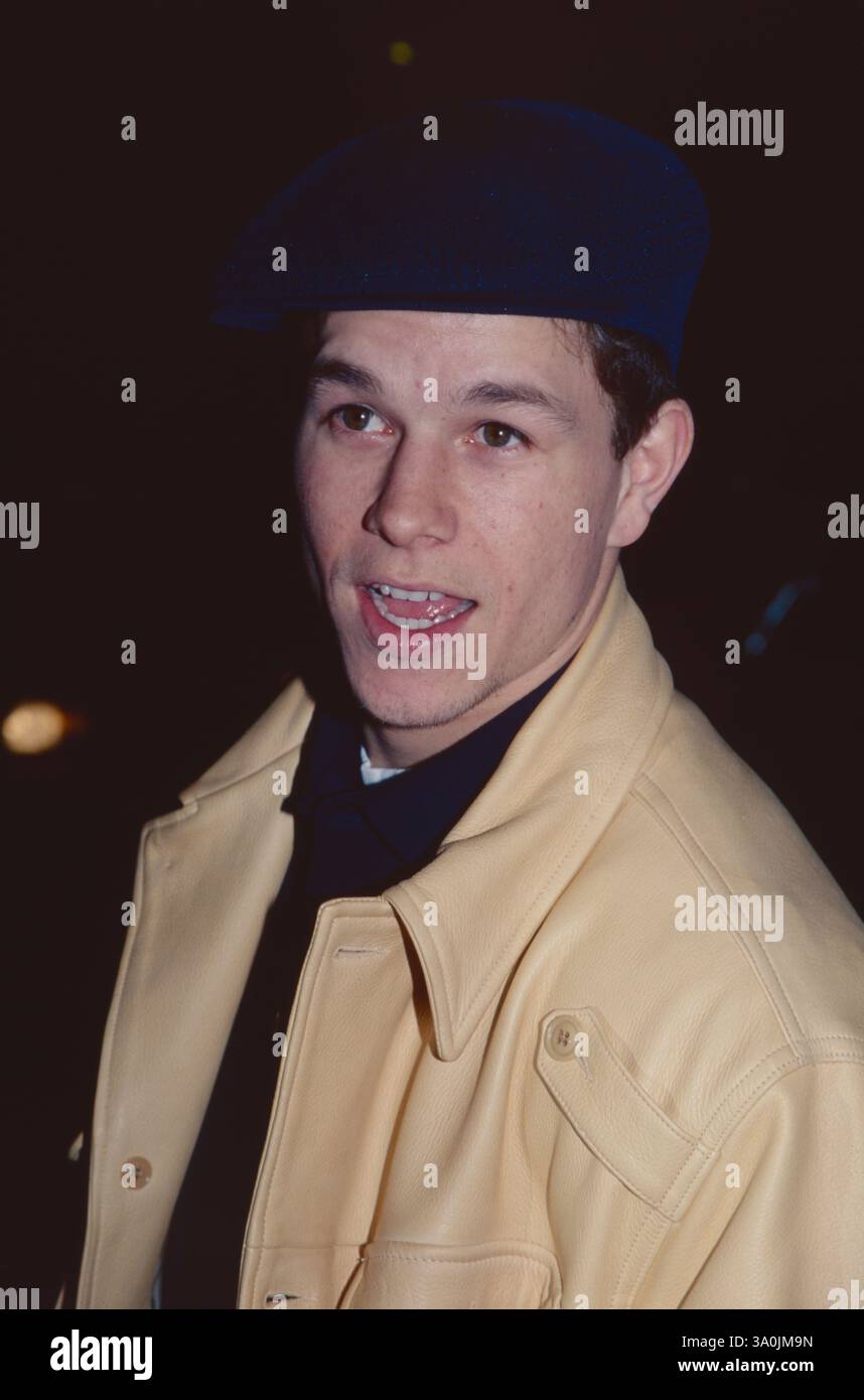Mark Wahlberg nimmt am 17. April 1995 an der Premiere von „The Basketball Diaries“ im Sony Village Theater in New York Teil. Foto: Henry McGee/MediaPunch Stockfoto