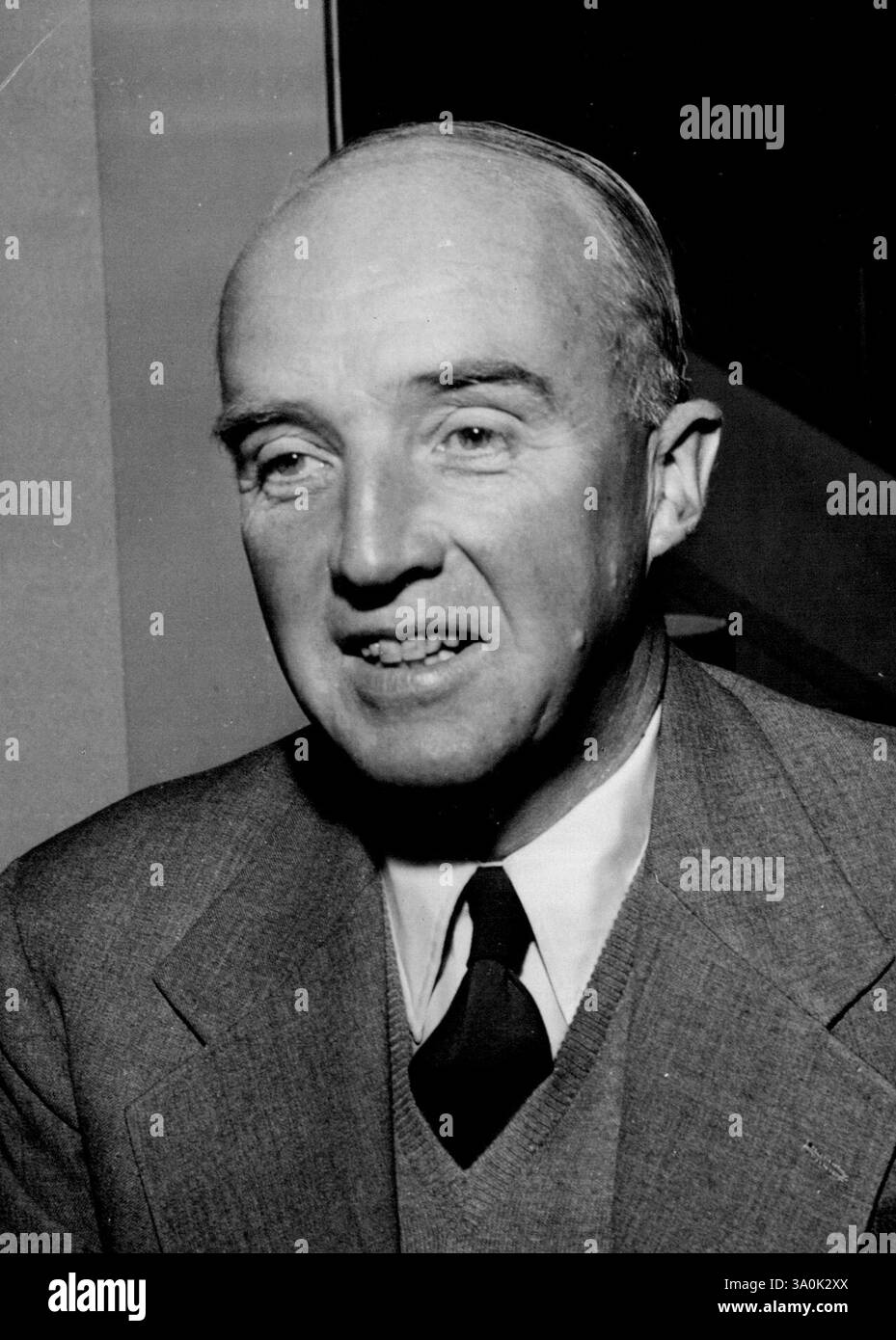 Professor Charles H. Best sagte heute in Sydney, dass er das Medikament verbessern würde, damit Diabetes durch eine Injektion im Monat und nicht durch eine Injektion am Tag am Leben erhalten würde. Professor Best sagte: „Einige meiner Forschungsgruppen in Toronto arbeiten mit diesem Objekt in der Perspektive, Professor Best, der zu einem Vortrag in Australien gekommen ist, wird die meisten staaten besuchen. Professor Charles Best sagte gestern in London, dass Diabetes zunimmt, weil er erblich ist. Juli 1952. (Foto von Associated Newspapers Ltd.) Stockfoto