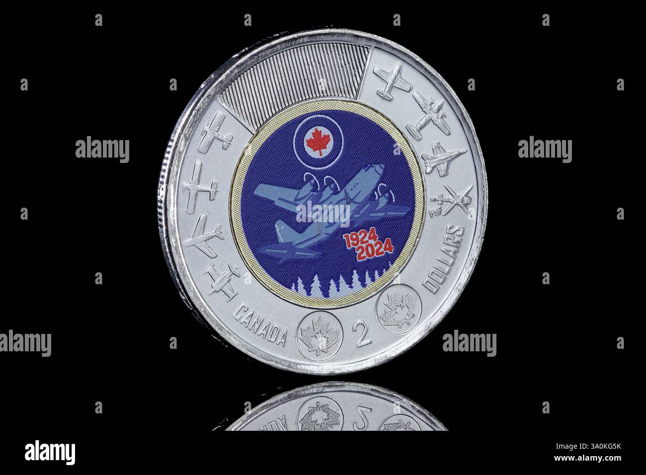 2024 kanadische 2-Dollar-Münze zum 100. Jahrestag der Royal Canadian Air Force. Die Vorderseite zeigt ein Porträt von König Karl III Stockfoto