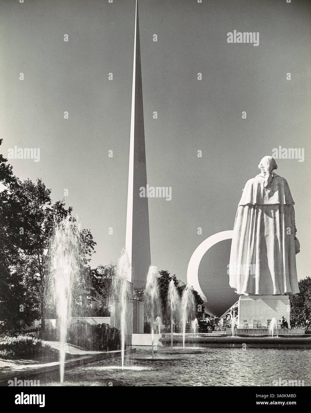 1939-1940: NEW YORK WORLD’s FAIR – vom 30. April 1939 bis zum 31. Oktober 1940 findet in New York die World’s Fair statt, offiziell die New York World’s Fair (NYWF). Das Thema der Veranstaltung ist die Zukunft, wie im Motto „Dawn of a New Day“ widergespiegelt, und die New Yorker Ausstellung soll Besuchern die „Welt von morgen“ zeigen. Stockfoto