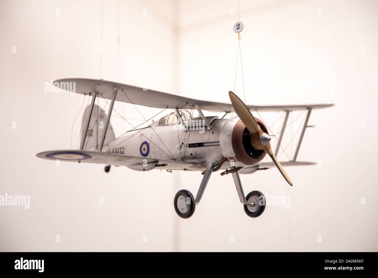 Ein verschobenes Vintage-Biplane-Modell im Science Museum, London Stockfoto