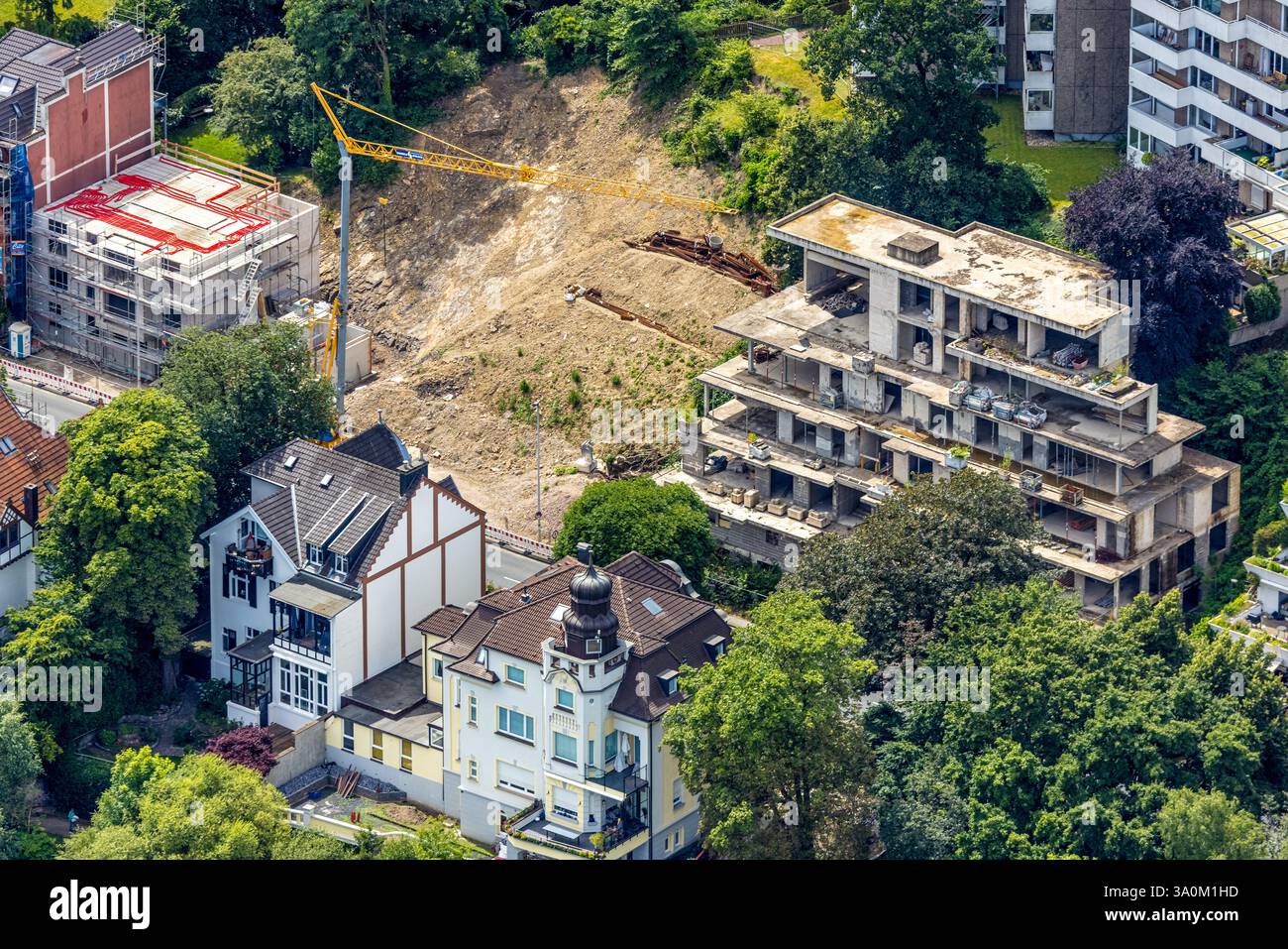 Reihenhäuser und Ruinen, Kassenberg, Broich - Ost, Mülheim an der Ruhr, Ruhrgebiet, Nordrhein-Westfalen, Deutschland Stockfoto