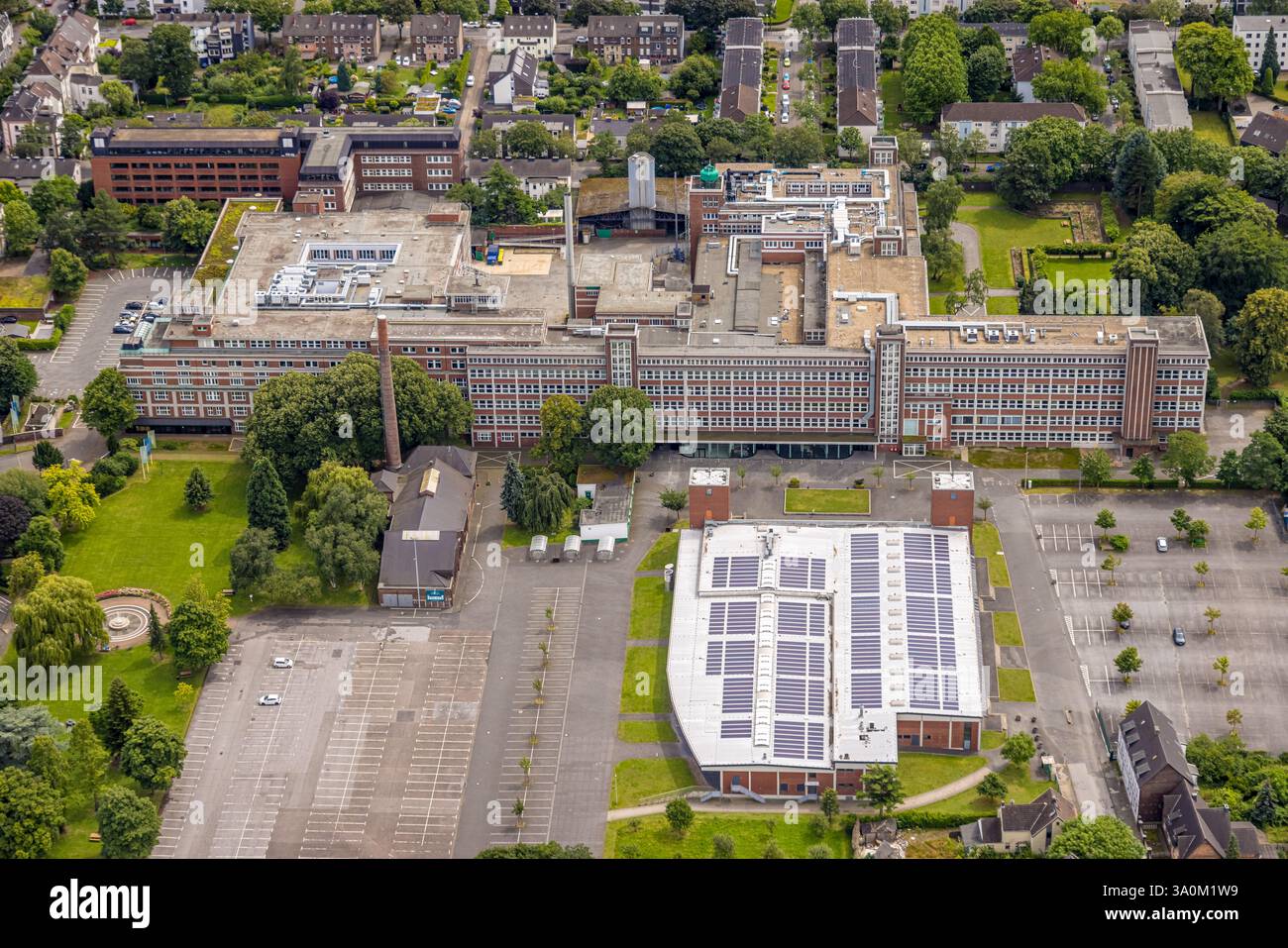 Standardkessel Baumgarte GmbH, Technikum Mülheim Ausstellungs- und Handelszentrum mit Solardach, Speldorf, Mülheim an der Ruhr, Ruhrgebiet, Nordrhein-We Stockfoto