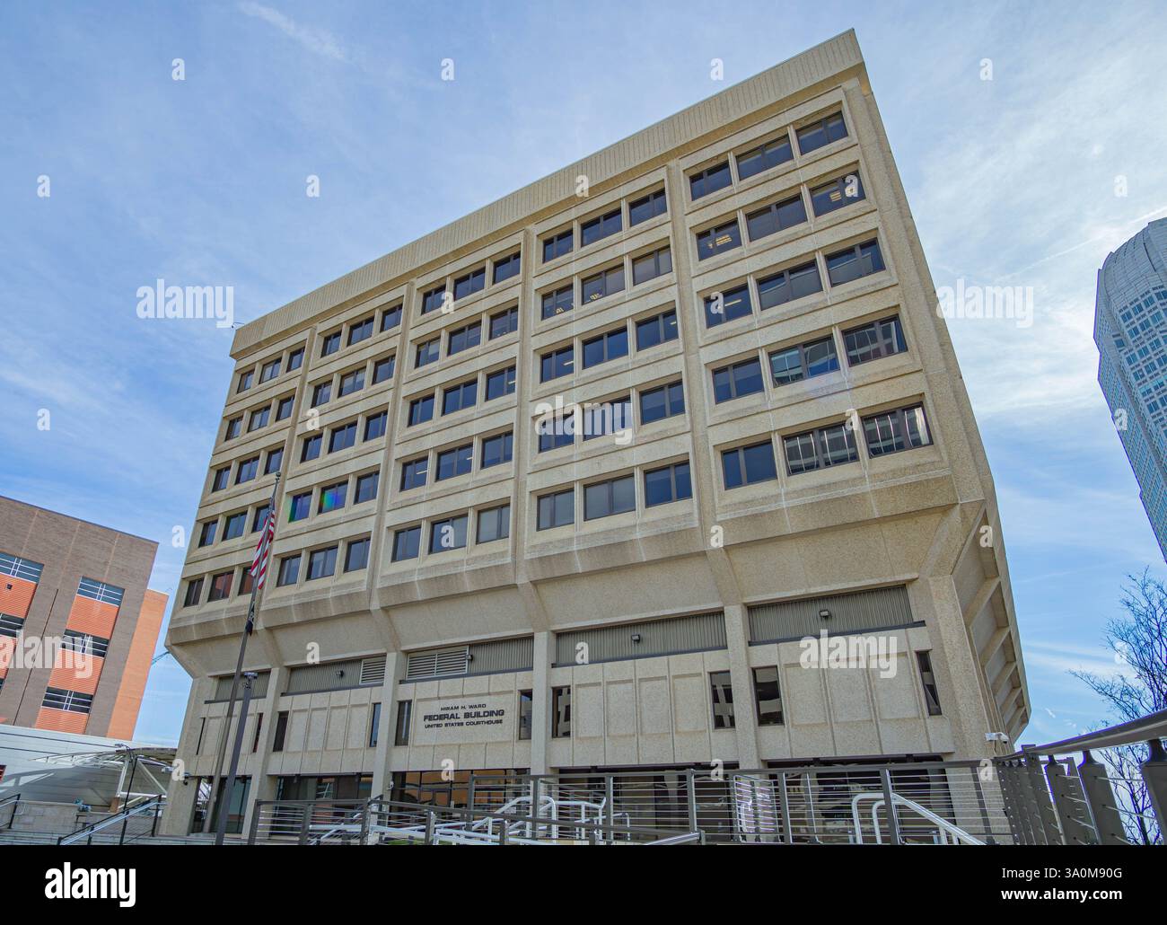 Das Hiram Ward Federal Building in Winston-Salem steht an einem kalten, ruhigen Tag. Dezember 2021. Stockfoto