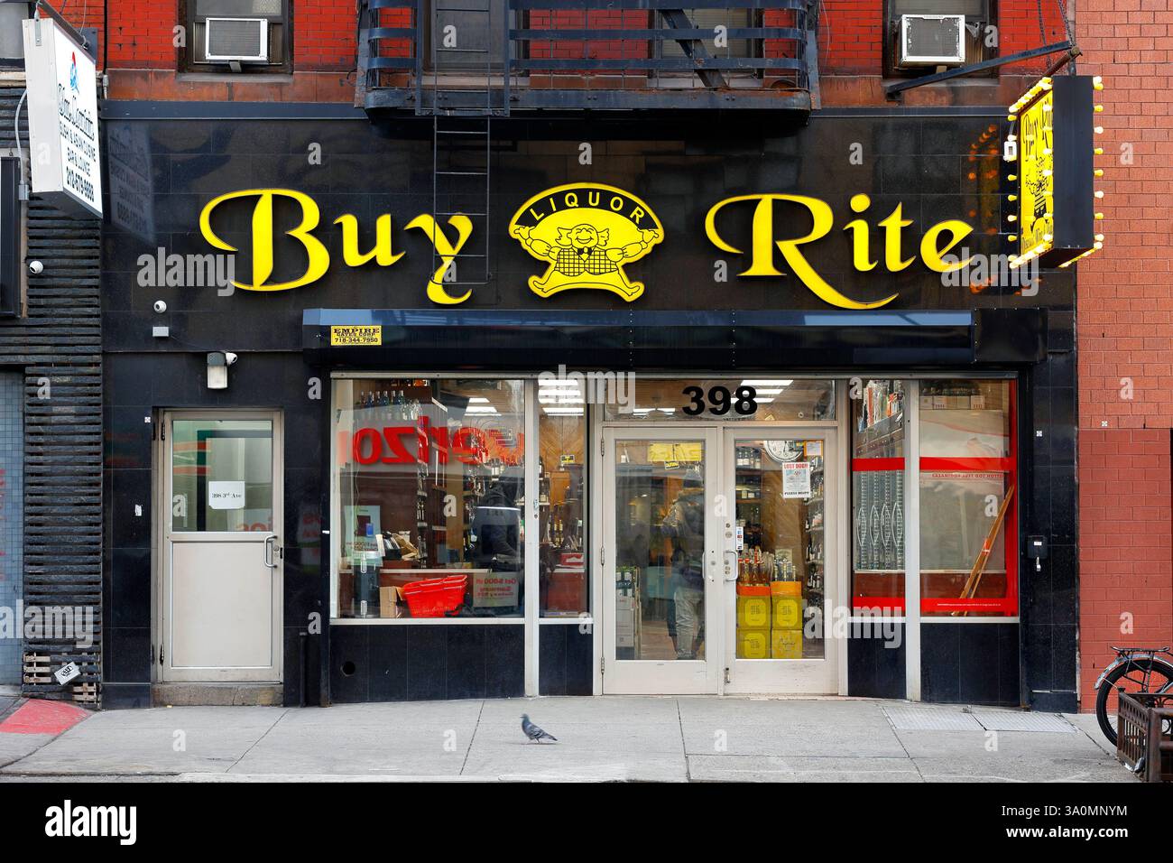 Kaufen Sie Rite Liquors, 398 3rd Ave, New York, New York, NYC, Foto eines Spirituosenladens in Manhattans Kips Bay Nachbarschaft Stockfoto