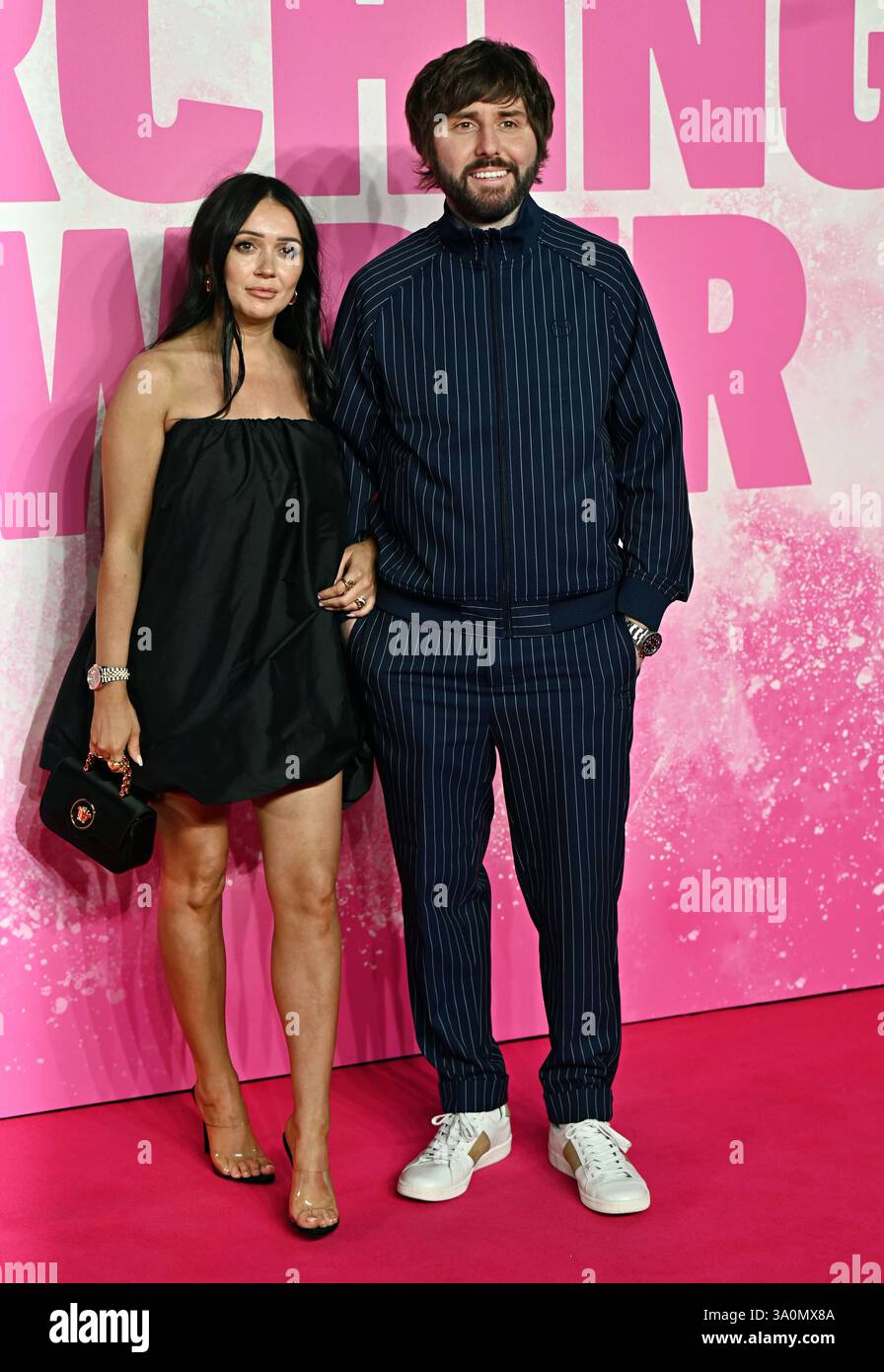 LONDON, ENGLAND: Clair Meek und James Buckley nehmen am 4. März 2025 am Cineworld Leicester Square in London Teil. (Foto von 李世惠/siehe Li/Picture Capital) Credit: Siehe Li/Picture Capital/Alamy Live News Stockfoto