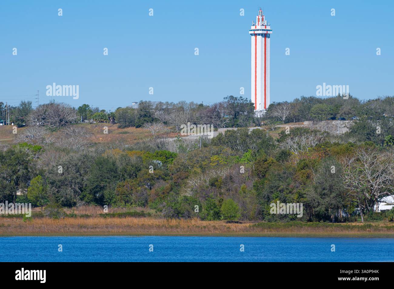 Die Citrus Tower, 1956 als Aussichtsturm über ausgedehnte Zitrushaine in Zentral Florida, in Clermont, Florida gebaut. (USA) Stockfoto