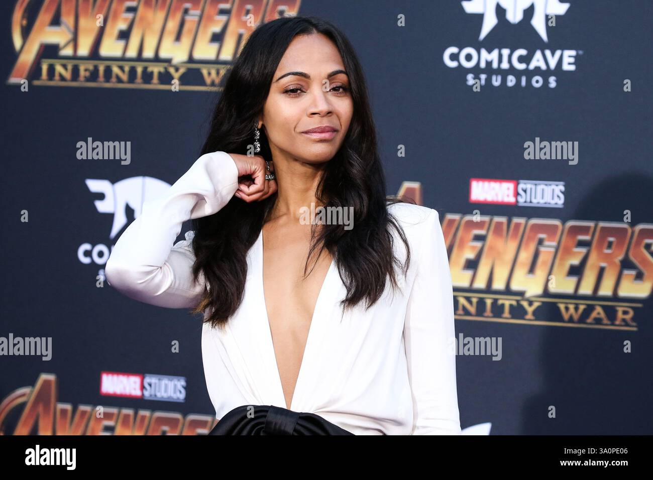 (DATEI) Zoe Saldana gewinnt den Oscar für die beste Schauspielerin in Einer Nebenrolle für „Emilia Perez“ bei den 97. Annual Academy Awards am Sonntag, den 2. März 2025. HOLLYWOOD, LOS ANGELES, KALIFORNIEN, USA - 23. APRIL: Die US-amerikanische Schauspielerin Zoe Saldana trägt Givenchy mit Jimmy Choo Schuhen und Jared Lehr Schmuck und kommt zur Weltpremiere von Disney und Marvels „Avengers: Infinity war“, die am 23. April 2018 im El Capitan Theatre, Dolby Theatre und TCL Chinese Theatre IMAX in Hollywood, Los Angeles, Kalifornien, USA stattfindet. (Foto: Xavier Collin/Image Press Agency) Stockfoto