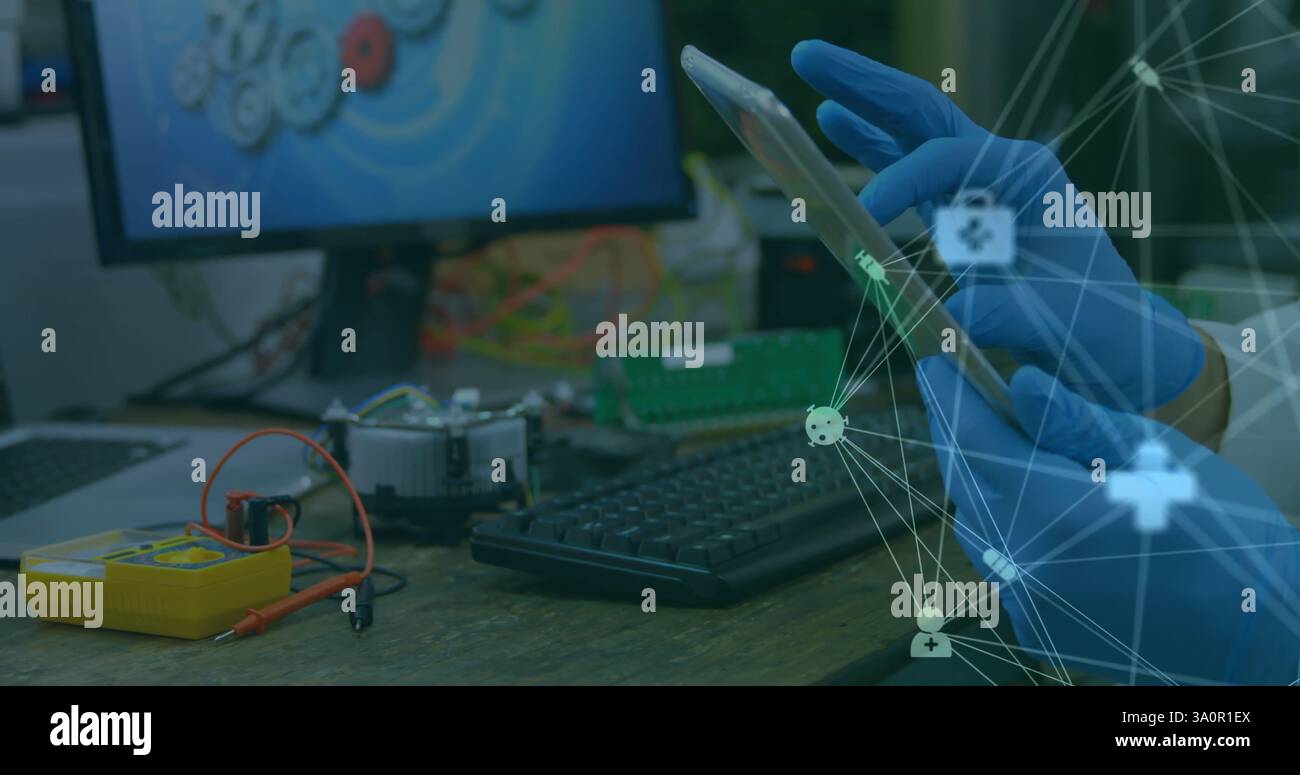 Bild des Netzwerks von Verbindungen mit Ikonen über kaukasischen Wissenschaftlern mit Tablet Stockfoto