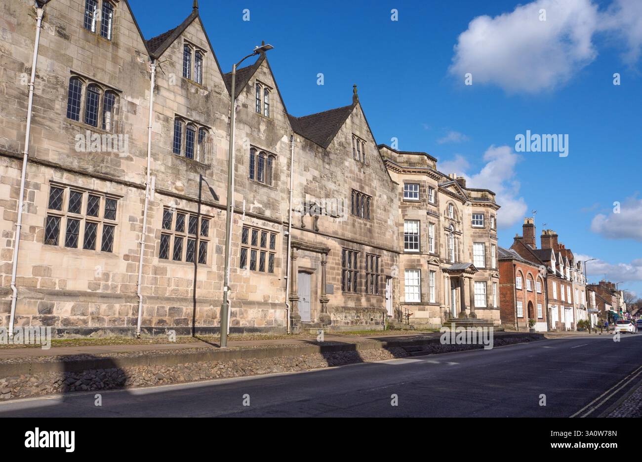 Das ehemalige Gymnasium und das Grey House, Church Street Ashbourne Stockfoto